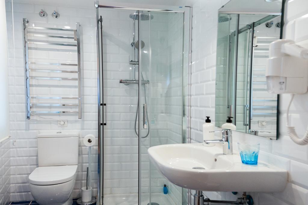 Double Room Private Bathroom